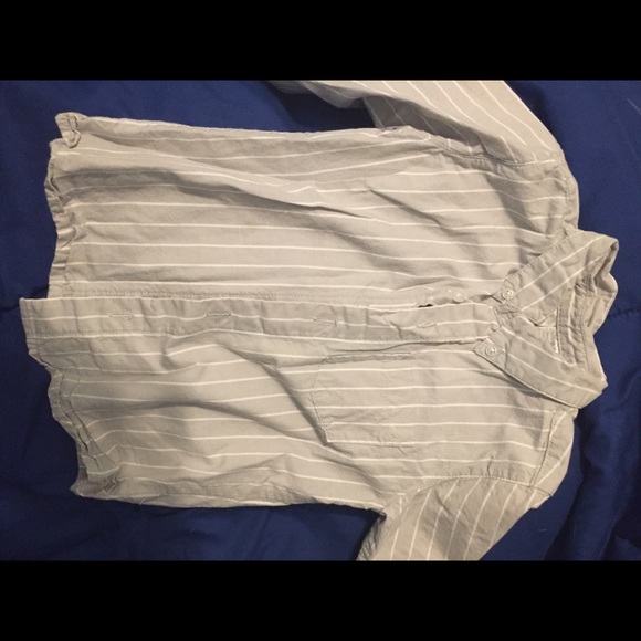 Set of 5 long sleeve button downs/flannel 3T - Picture 5 of 5